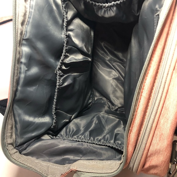 DERJUNSTAR Diaper bag Backpack with Portable Bassinet - Picture 6 of 7